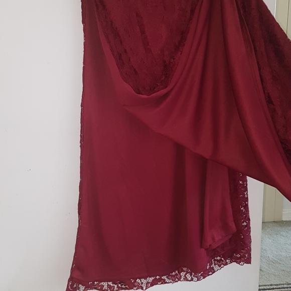 Gala / Bridesmaids Dress - Picture 5 of 6